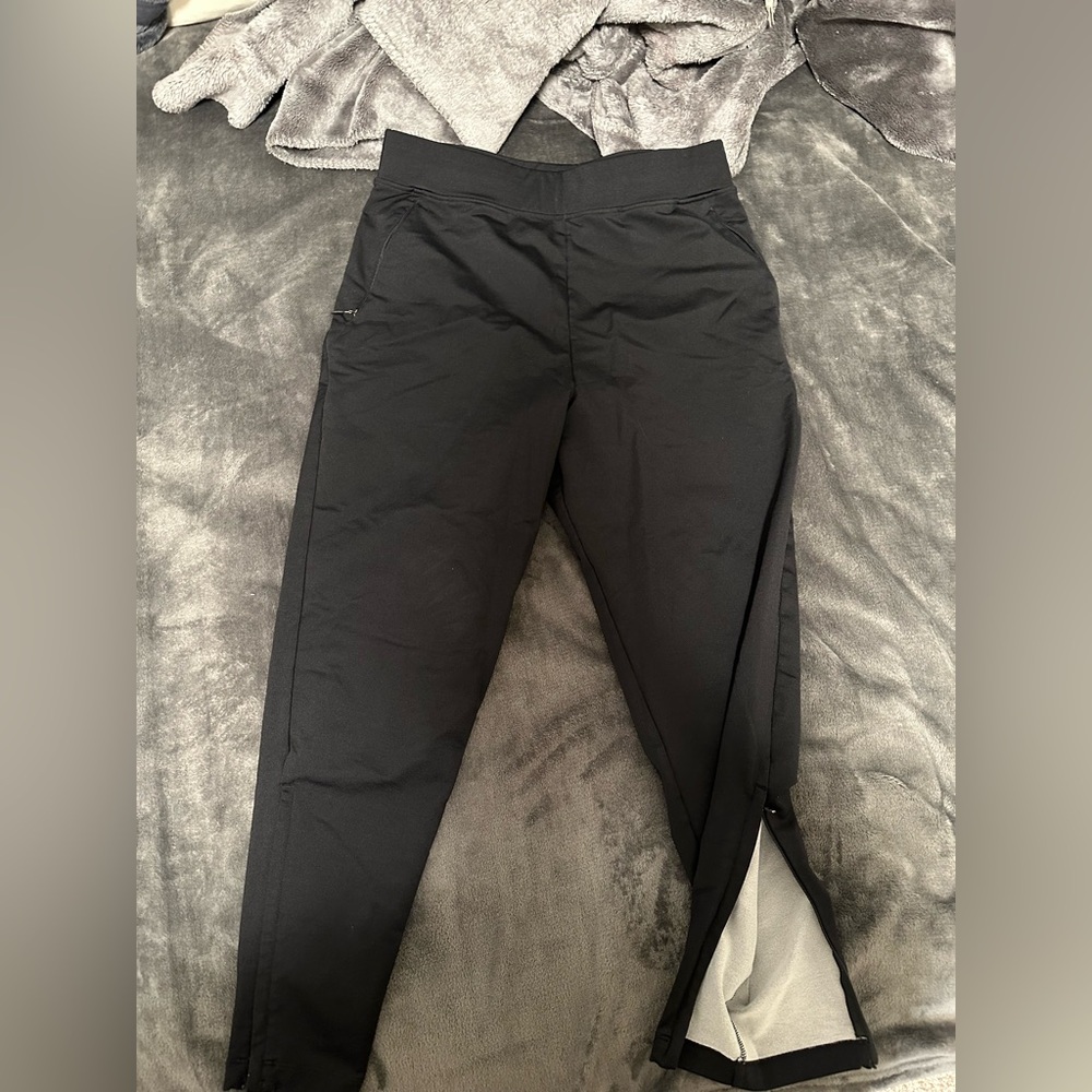 RYU black joggers medium